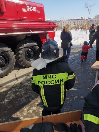 В Магадане прошли праздничные мероприятия, посвященные Дню советской пожарной охраны